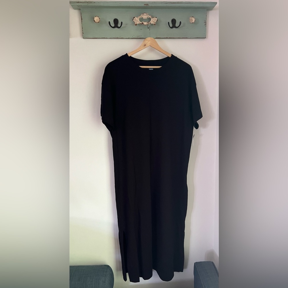 Black, maxi t-shirt dress with side slits